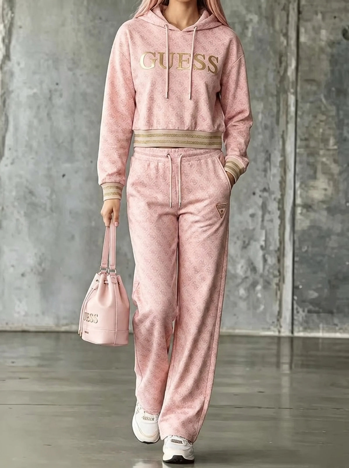 Coordinato Guess in puro cotone - Felpa + Pantalone IN OMAGGIO