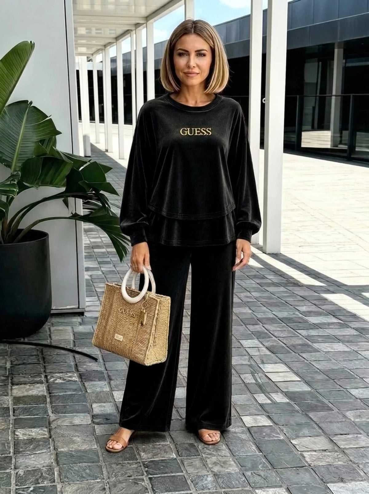 Coordinato Guess in cotone Vellutato - Maglia + Pantalone IN OMAGGIO