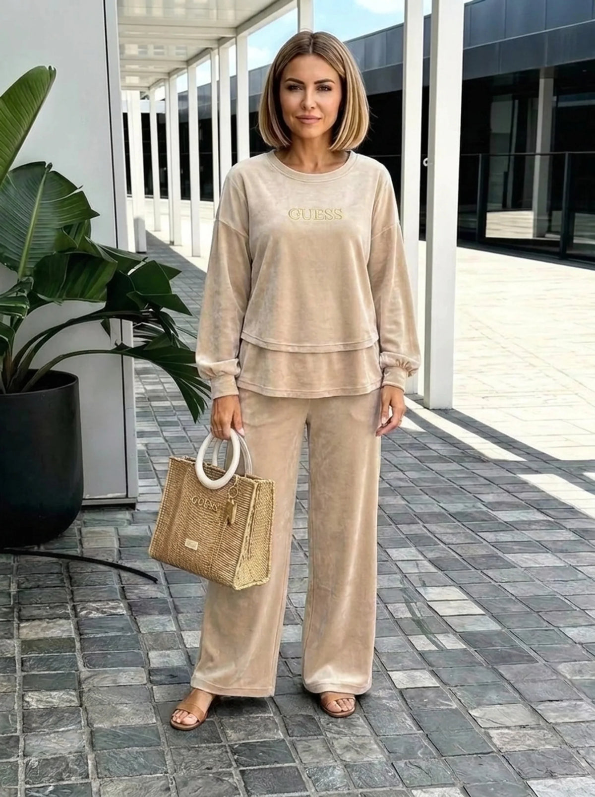 Coordinato Guess in cotone Vellutato - Maglia + Pantalone IN OMAGGIO