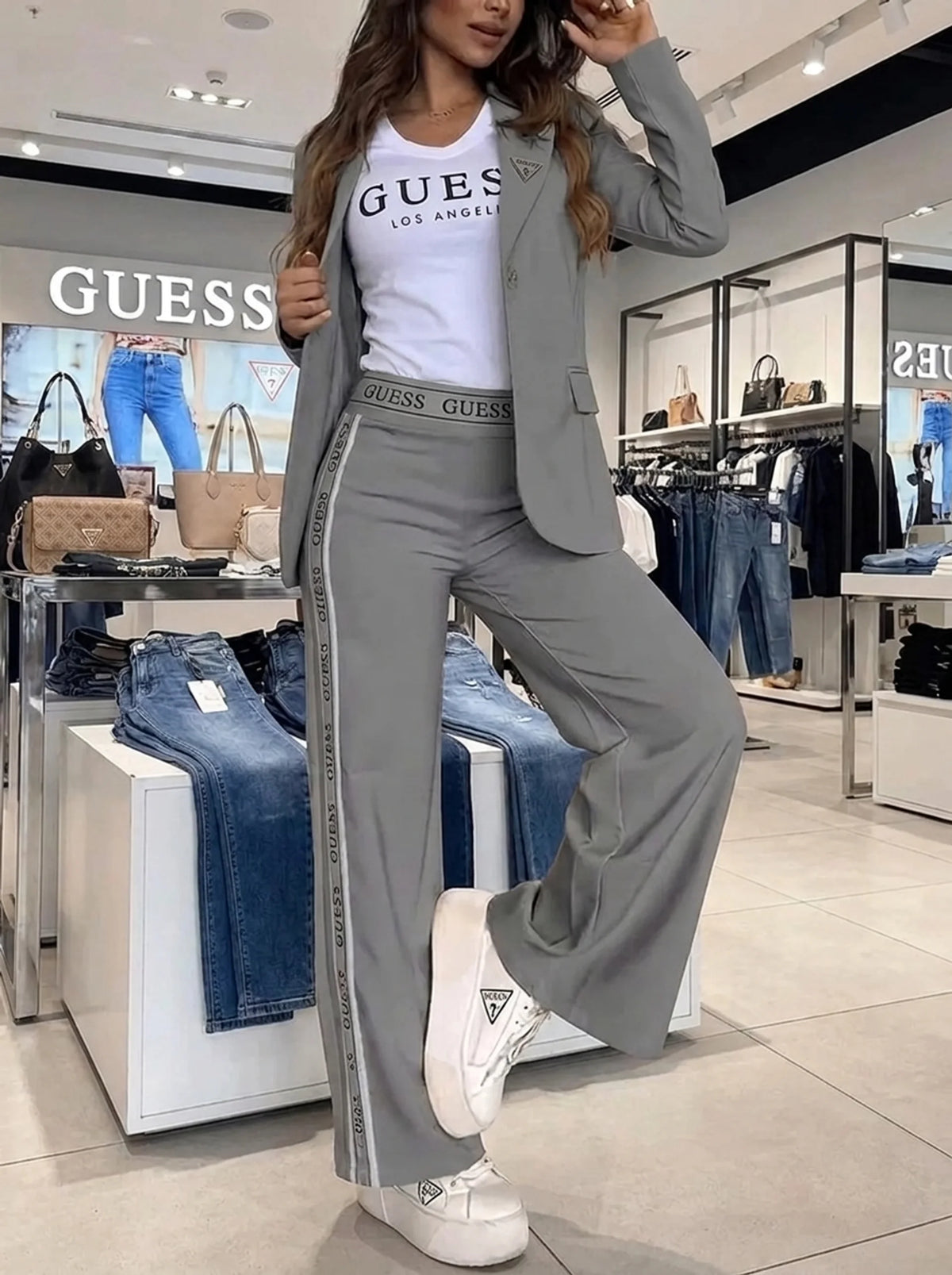 Set di tre pezzi GUESS - 100% cotone elasticizzato